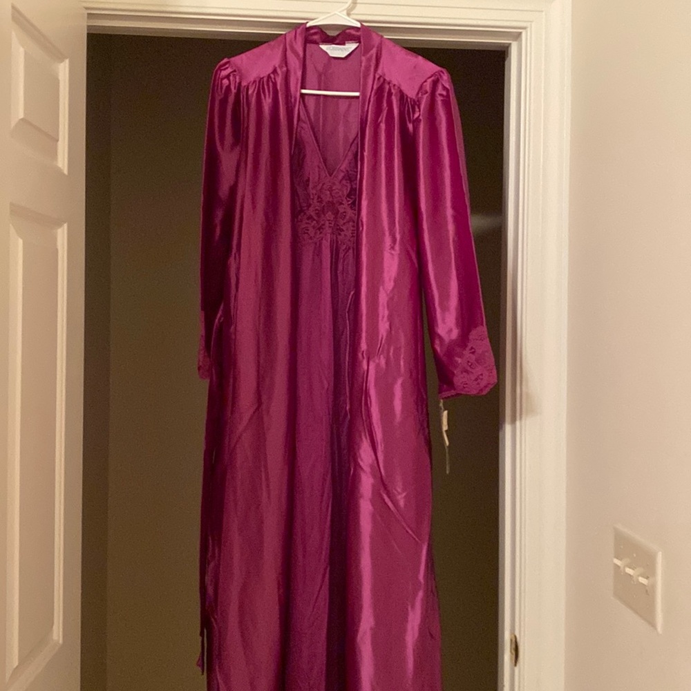 Two piece! Elegant vintage magenta silk and lace gown WITH matching silky robe.